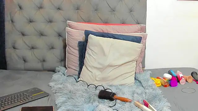 nahiroby_ebony webcam