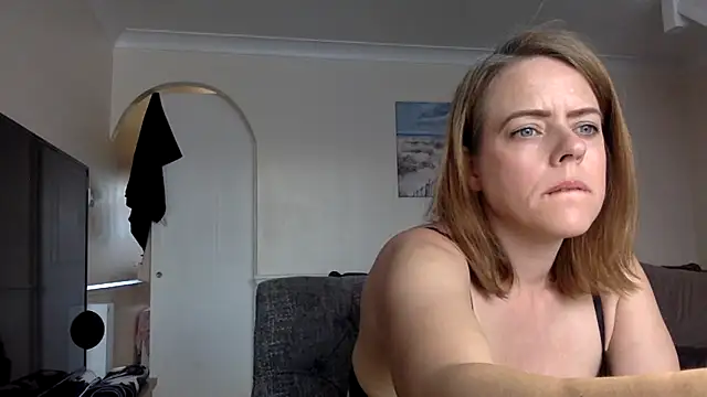 ElizabethArden42- webcam