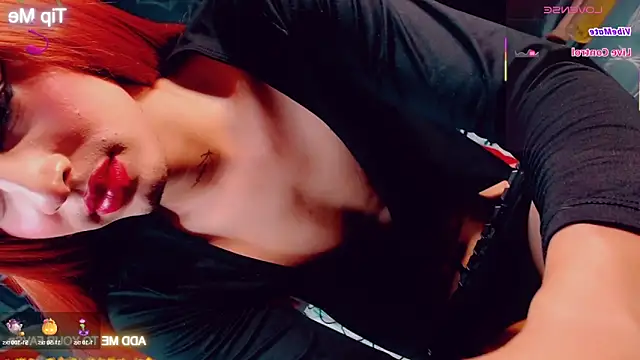 CharlotteBigCock webcam