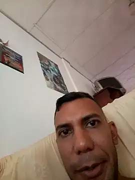 UnreadyChutzpa webcam