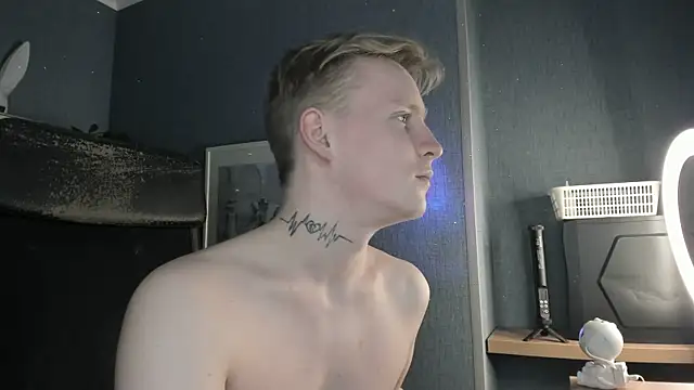 AlexxSweet live sex cam