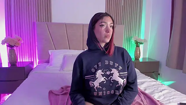 Victoria_Beaumont webcam