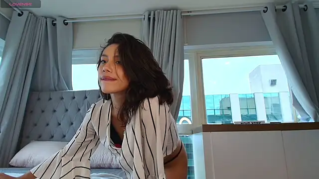 carol_daniel (F teen) - blouse with hands