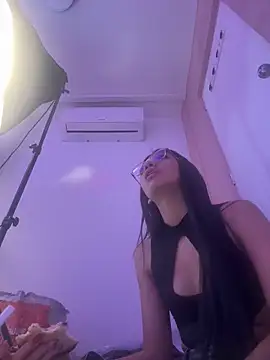 SERENA_JONESS webcam