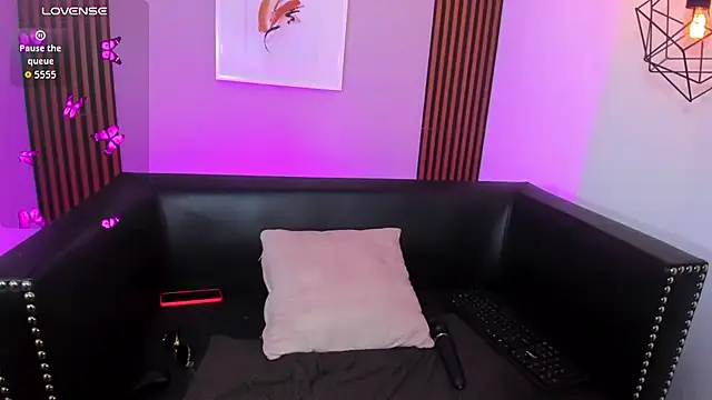 Nahiajhonson_ webcam