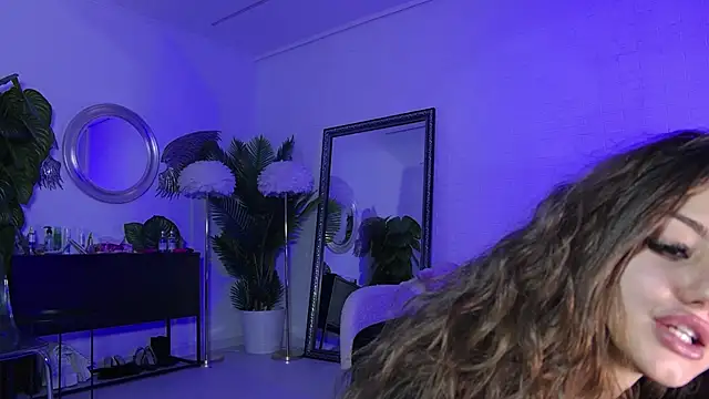 AnnastasiaJune webcam