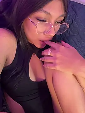 SERENA_JONESS webcam