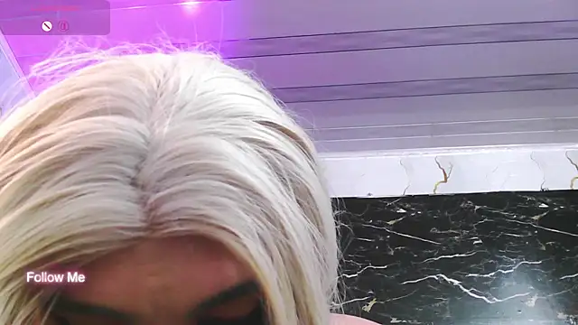 crislingery_dolli webcam