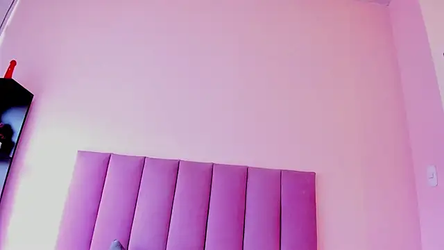 violet_myerrs webcam