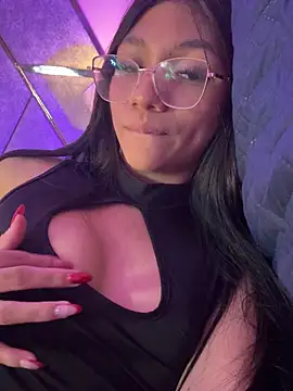 SERENA_JONESS webcam