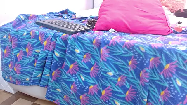 minene_mikami (F teen) - spread pussy+ squirt