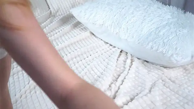 SunnivaCovil Stripchat cam model