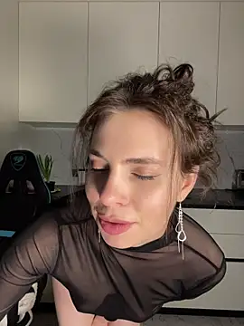 CurlyLara live sex cam
