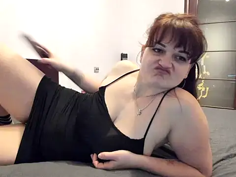 ElektraShine29 live sex cam