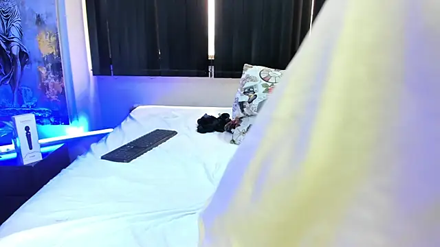 dracke_and_zara webcam