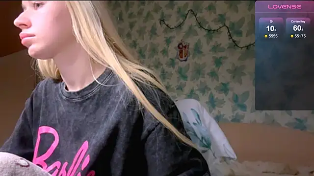 Barbie_Blondie webcam