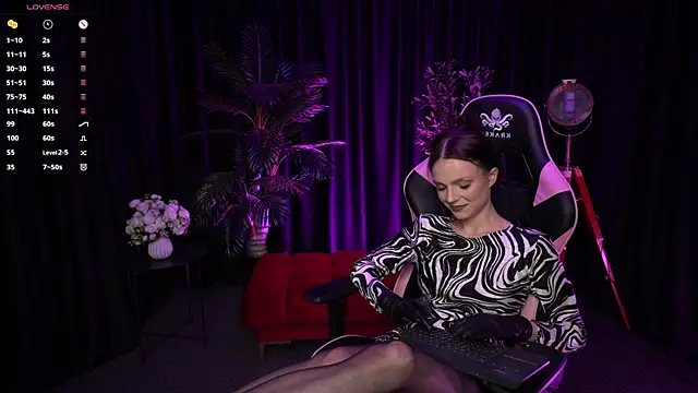 Wild_Alice_me webcam