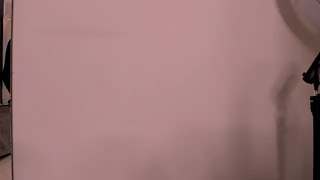 Radiant_Naomi webcam