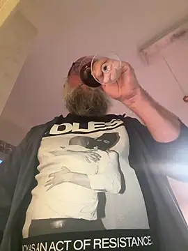 noitelivre (M mature) - Show hard cock