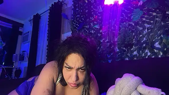 BareSlut6666LA webcam