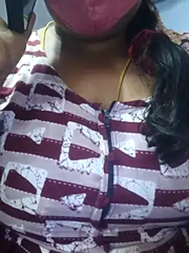 TAMIL_ELAKKIYA webcam