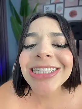 ArieliciousXXX webcam