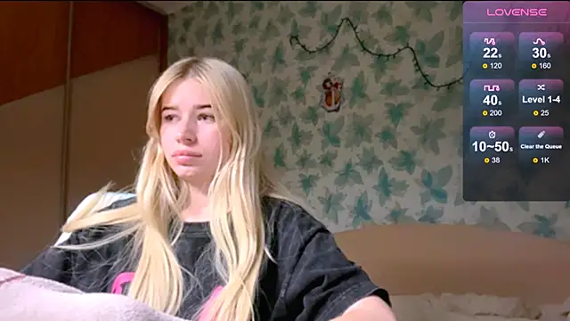 Barbie_Blondie webcam