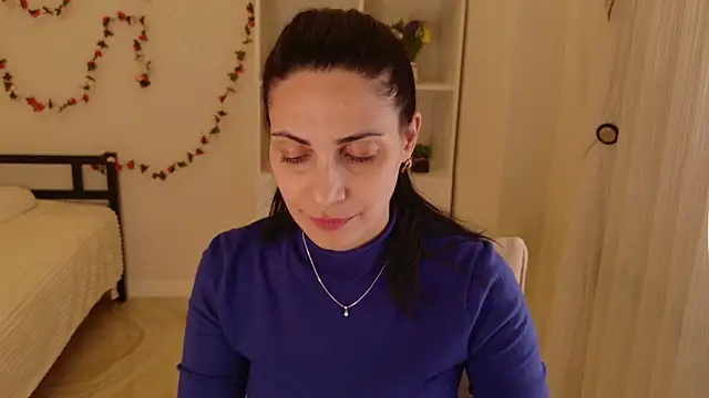 LovelyBeatrice webcam