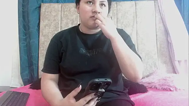 Slut_Full_Messy webcam