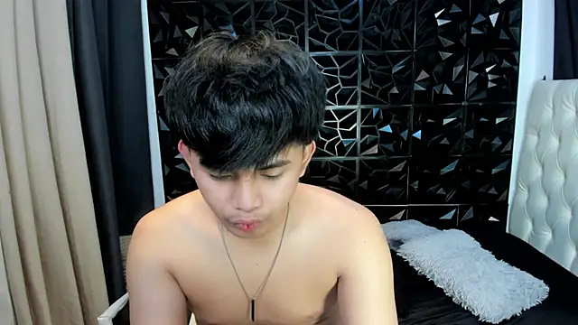 xlovercutietwink webcam