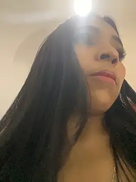 Webcam Model (Rosa_25x)  is live.Free join now!