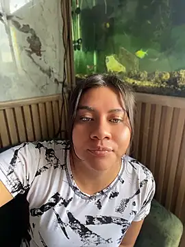 Poli_amor2025 webcam