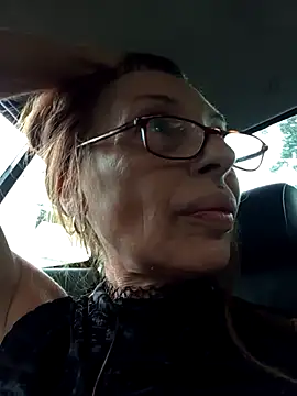 frozenwaffle (F mature) - Nude me in bathroom