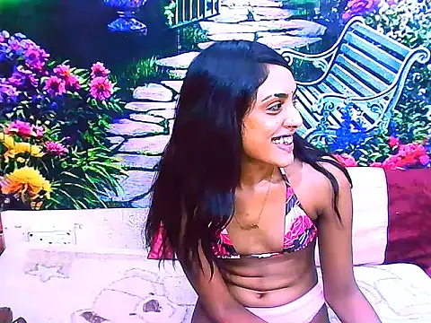 IndianPretty14u2Luv webcam