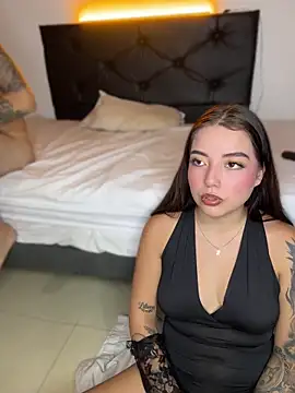 sarah_and_taylor webcam