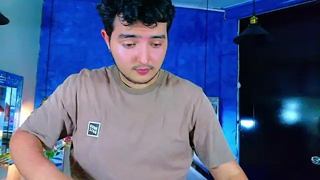 Oliver_Jamees webcam