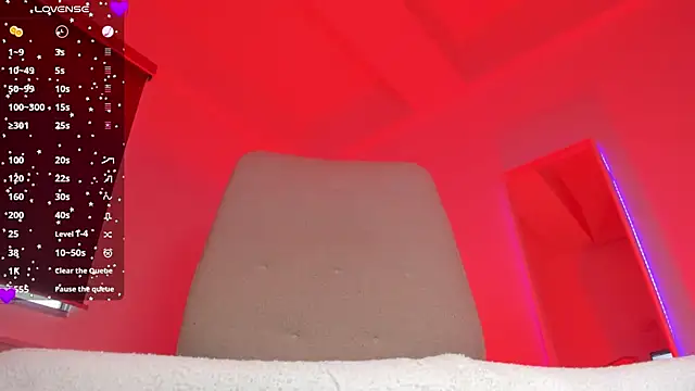 laura-hills18 webcam