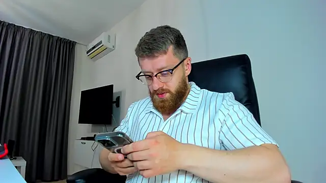 Findom_guy webcam