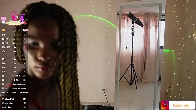 LuanaRisque webcam