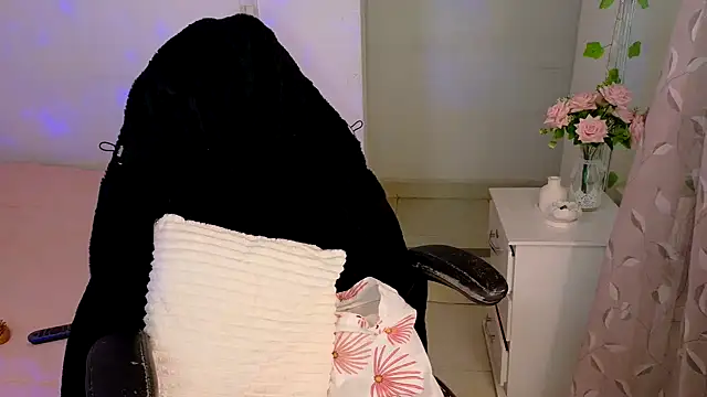 Ariana_girlhots webcam