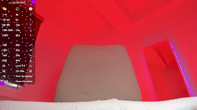 laura-hills18 webcam