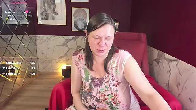 KellyPerfection webcam