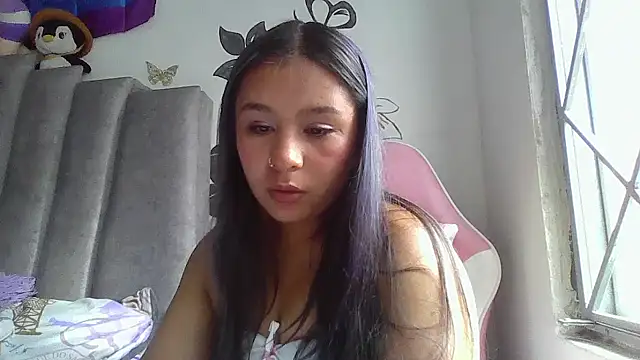 Charis_21 webcam