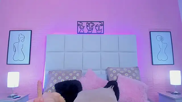 charlotte_kisss webcam