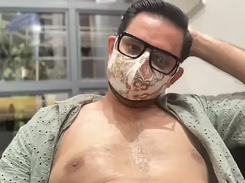 slavekinky001 webcam