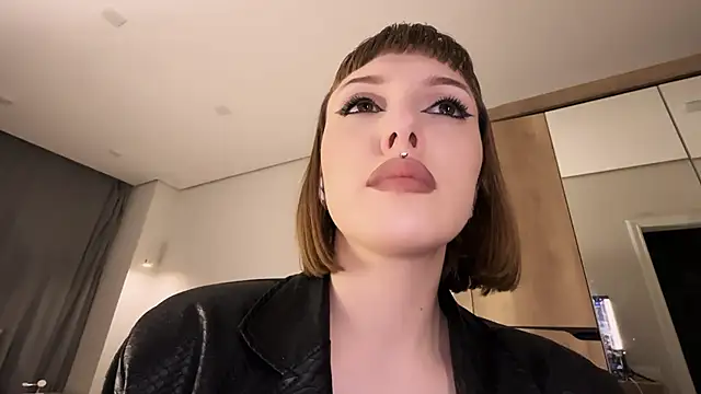 MistressSilvia webcam