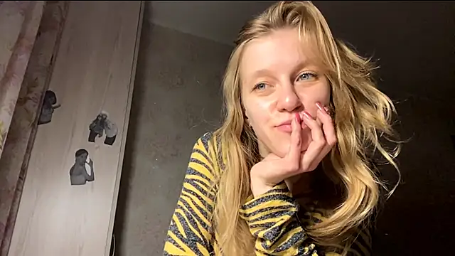 CuriousMildness webcam