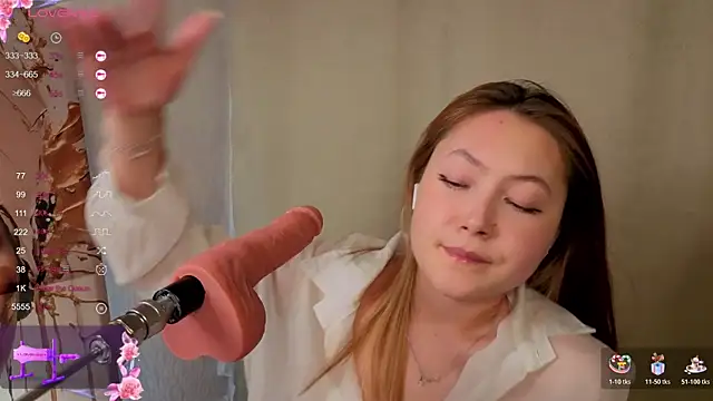 GoddamnSheSoHot webcam