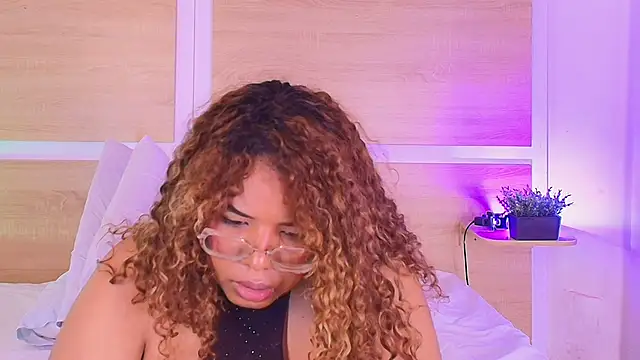 Your_big_ebony_goddness webcam