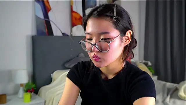 NelleMihalko live sex cam